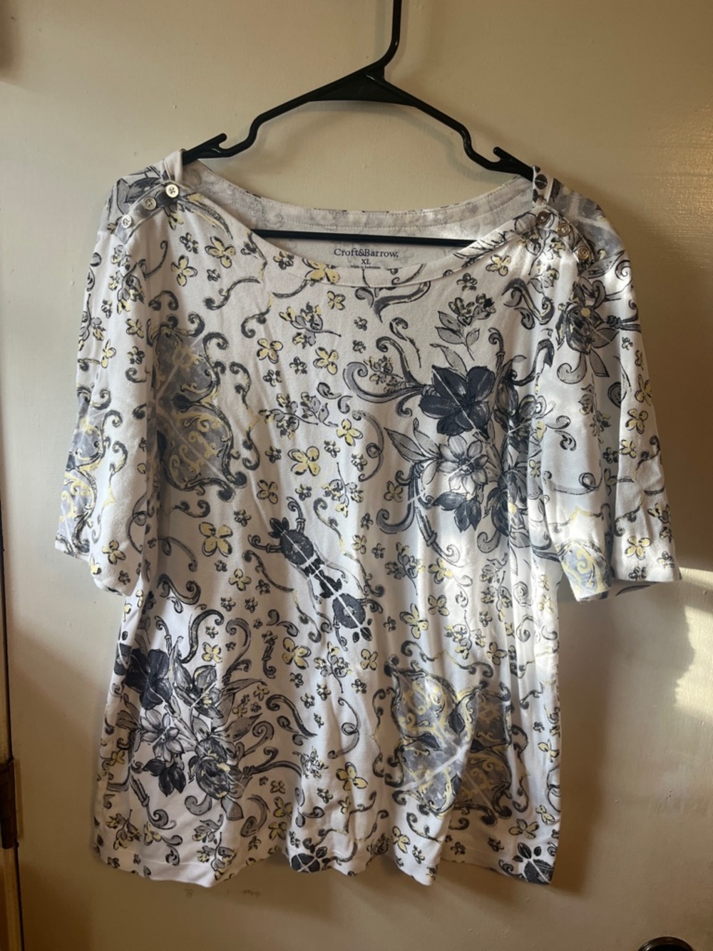 Croft & Barrow White Short-Sleeve Floral Print Top w/ Gold Accents & Buttons XL🖤